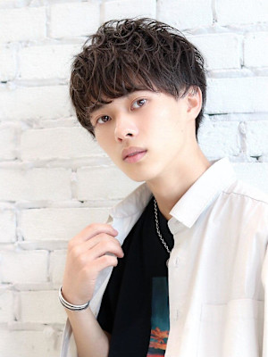 柔らかパーマのマッシュショート