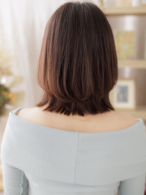 レイヤーカットくびれミディアムこなれヘア　クラゲヘアー