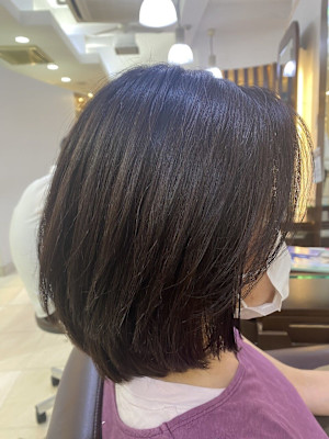 ピンクアッシュブラウン　ボブ