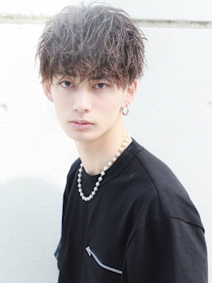 無造作前下がりマッシュ