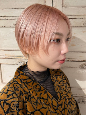 ペールピンク × ハンサムショート × ブリーチカラー
