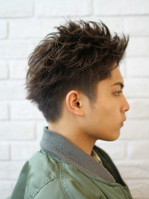 バーンブラスト　ワイルドツーブロック　前髪かきあげ