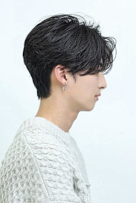 センターパート　毛流れ　ニュアンスパーマ