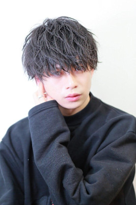 ソフトツイスト　無造作　マッシュ　刈り上げ