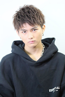 アップバング　刈り上げ