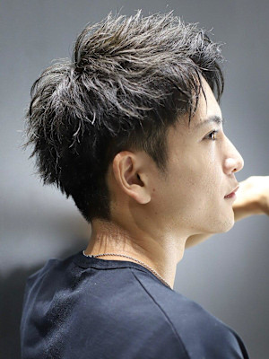 ソフトツイスト　アップバングショート