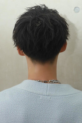 無造作に散るツイストスパイラル