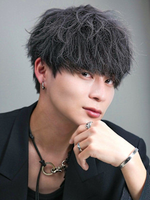 程よく動くマッシュパーマ