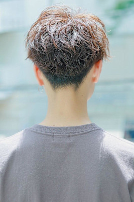 無造作マッシュ　スパイラル　刈り上げ