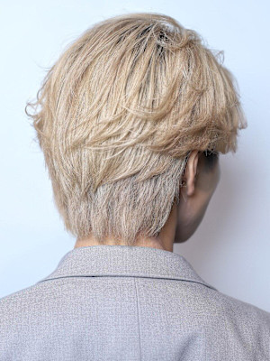 ハイトーン フェザーショート