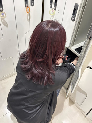 チェリーレッド