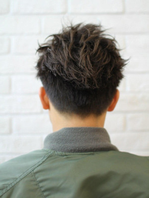 バーンブラスト　ワイルドツーブロック　前髪かきあげ