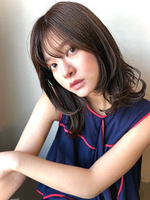 【レイヤーパーマ】柔らか質感で魅せる大人のくびれミディ