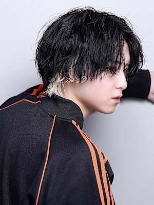 コンマヘアメンズウルフインナーカラー