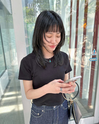 レイヤーカット 顔まわりカット ブルーブラック 韓国ヘア