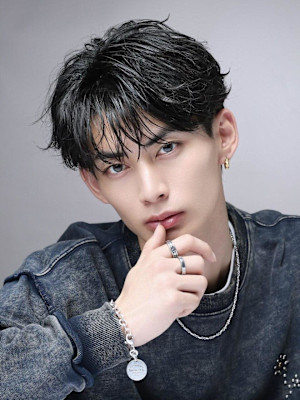 トレンドおしゃれ感MAXシースルーフェザーショート