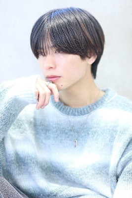 シースルーショートヘア