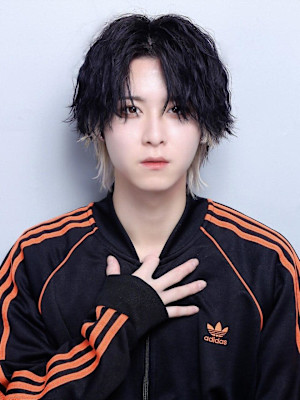 コンマヘアメンズウルフインナーカラー