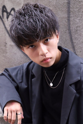 シャープにキメる！ショートマッシュ