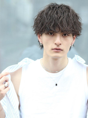 無造作波巻きルーズマッシュ