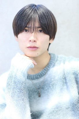 シースルーショートヘア