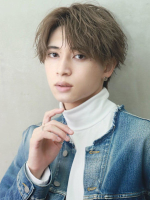 韓国風リバース無造作ヘア