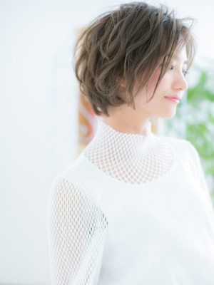 バレイヤージュかきあげふわふわボブ