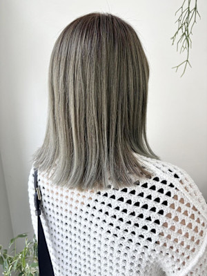 《花屋併設の美容院》オリーブカラー