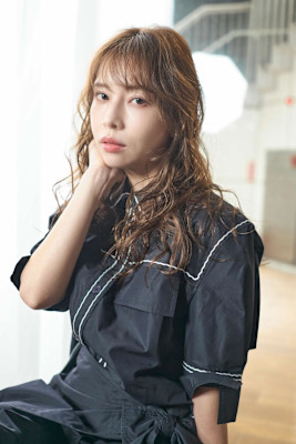 ナチュラルウェーブ×透け感バング