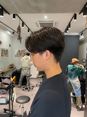 ナチュラルセンターパートヘア