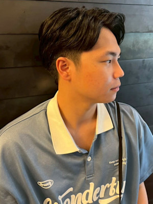 アップバング 毛流れパーマ マッシュ 黒髪ショート 束感