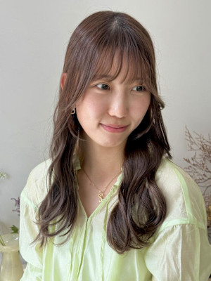 《花屋併設の美容院》柔らかモテベージュ