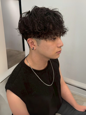 刈り上げ スパイラルパーマ 束感 前髪パーマ フェードカット