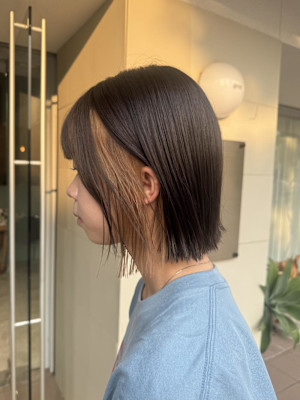 ボブ×インナーカラー