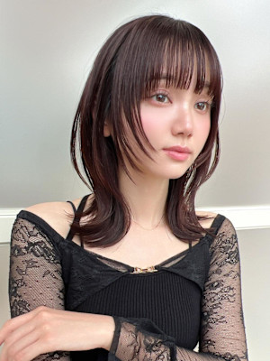 ミニウルフ前髪パーマ韓国くびれミディアムチェリーブラウン