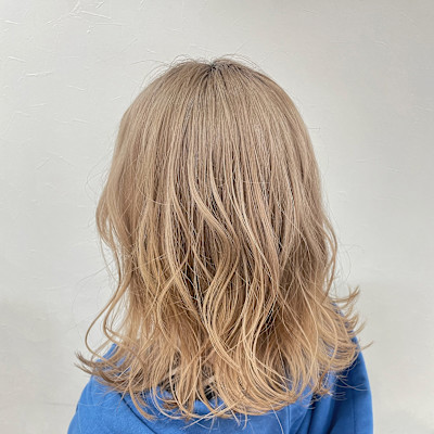 ブリーチで垢抜け！抜きっぱなし風ベージュカラー
