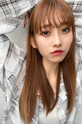 明るいストレートヘア