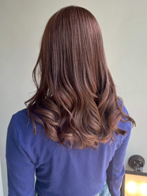 マロンベージュ ダメージレスカラー 巻き髪アレンジ 艶髪