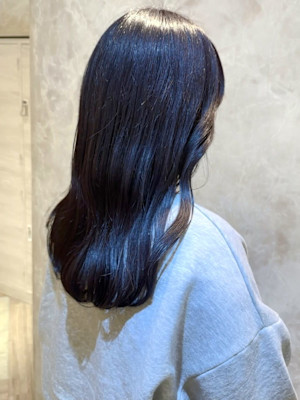 ブルーラベンダーグレー セミロング ゆる巻き 暗髪カラー