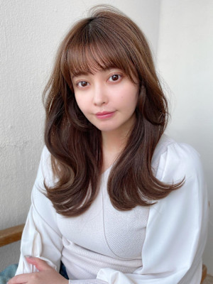 後れ毛が可愛い顔周りハイレイヤーロングチェリーブラウン 