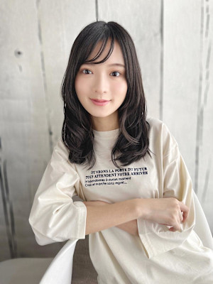 透け感バングのAラインミックスカール