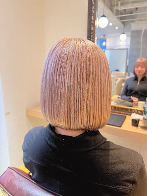 ホワイトピンク／丸みボブ ^_^