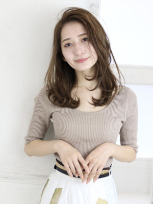 艶髪♪内巻きミディアムレイヤー