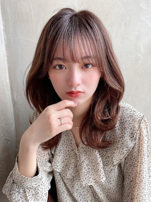 ミニウルフ前髪パーマ韓国くびれミディアムチェリーブラウン