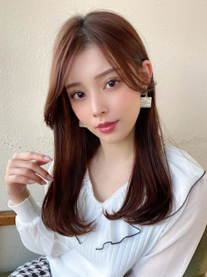 後れ毛が可愛い顔周りハイレイヤーロングチェリーブラウン 