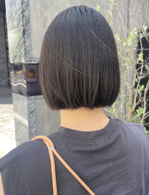 ナチュラルストレートパーマ　ワンレン黒髪ミニボブ