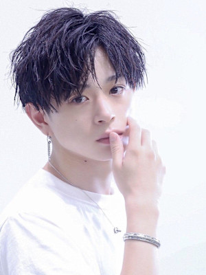 黒髪コンマバングがカッコいいショート