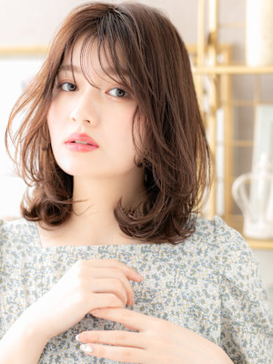 韓国風外ハネニュアンスパーマウェットヘア　くすみベージュ