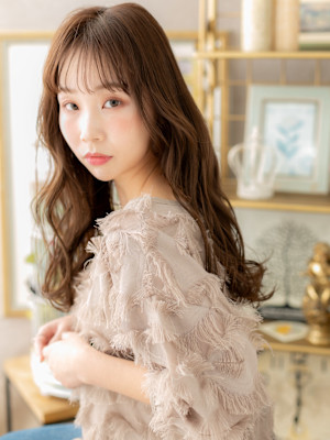 シースルーバングニュアンスパーマ抜け感ヘア　韓国風巻き