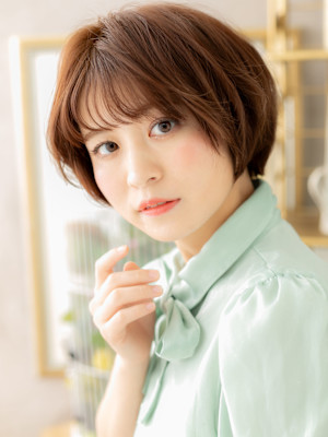 ひし形シルエットベージュピンク小顔丸みボブ　マロンベージュ